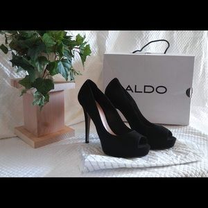 ALDO Black velour hills